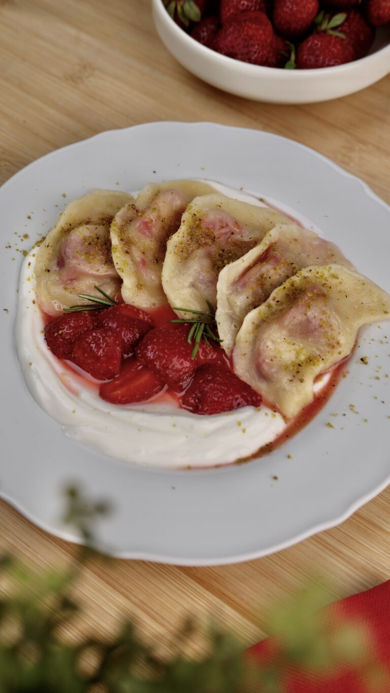 Çilekli Pierogi